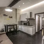 Stylish Apartment Near Duomo